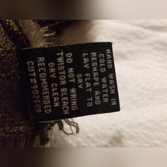 NWT GORGEOUS BCBG FUZZY FURY GROMET DETAILED PLAIN BACK SWEATER - Picture 9 of 13